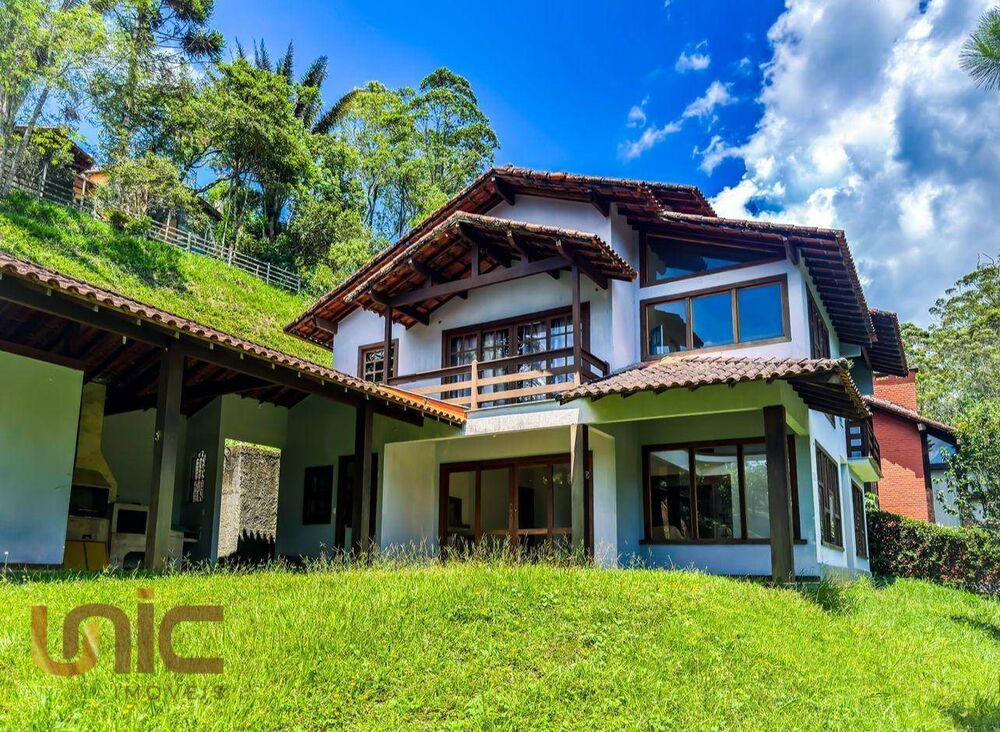 Casa de Condomínio à venda com 4 quartos, 276m² - Foto 1