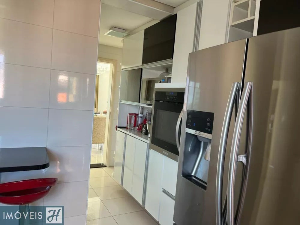 Apartamento à venda com 3 quartos, 189m² - Foto 8