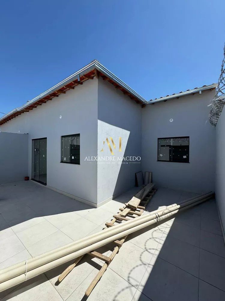 Casa à venda com 2 quartos, 45m² - Foto 3