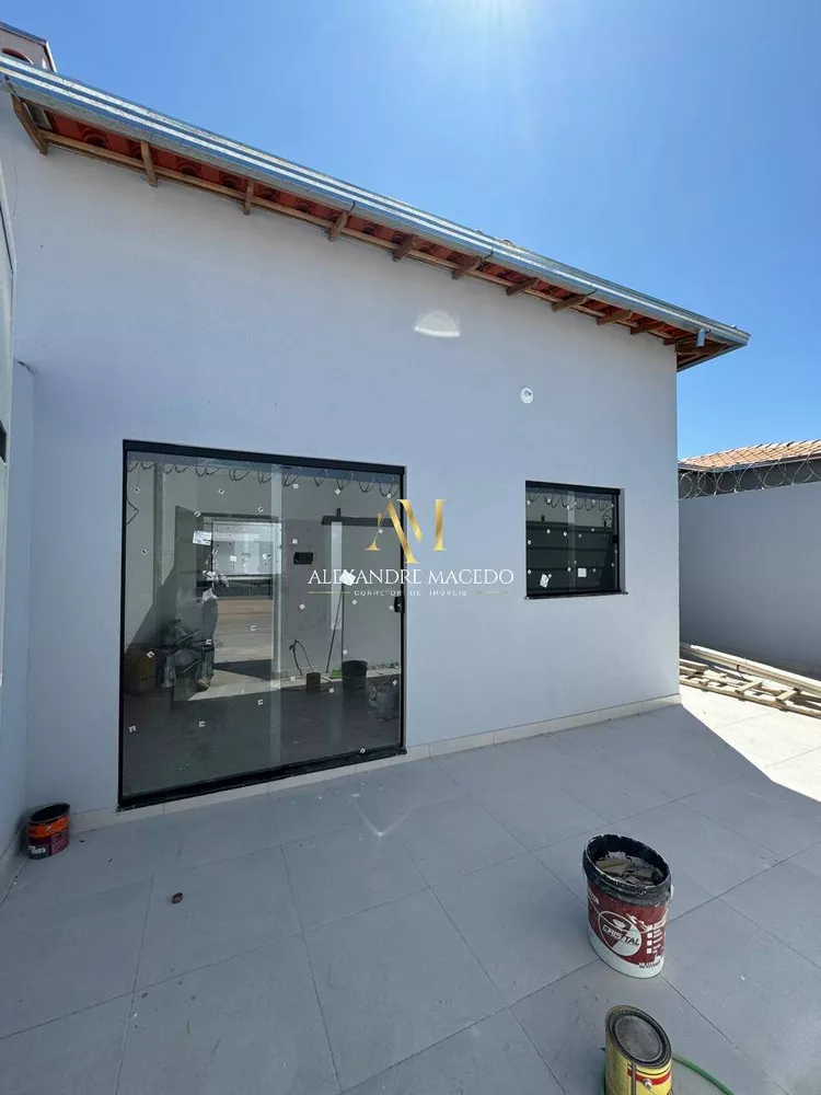 Casa à venda com 2 quartos, 45m² - Foto 1