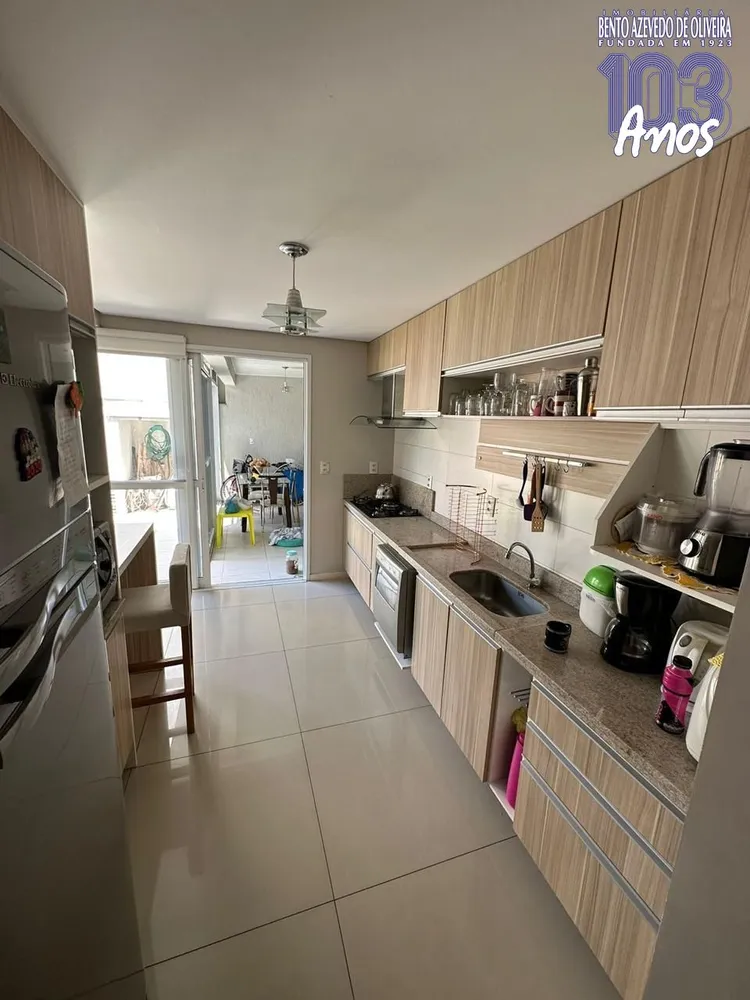 Casa, 3 quartos, 210 m² - Foto 1