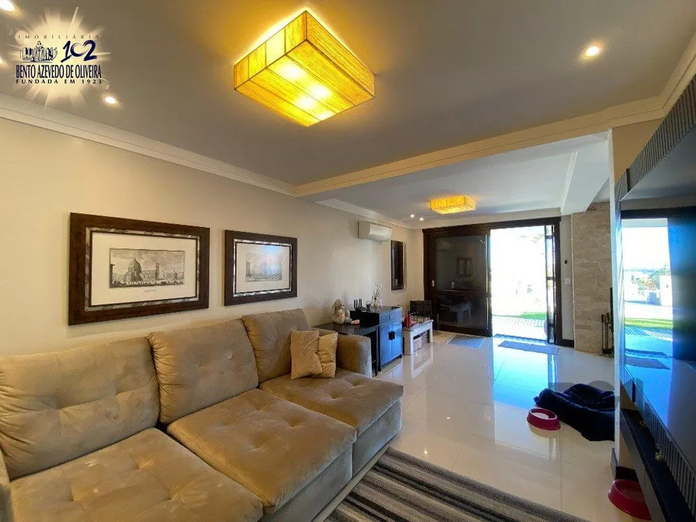 Casa, 4 quartos, 204 m² - Foto 1