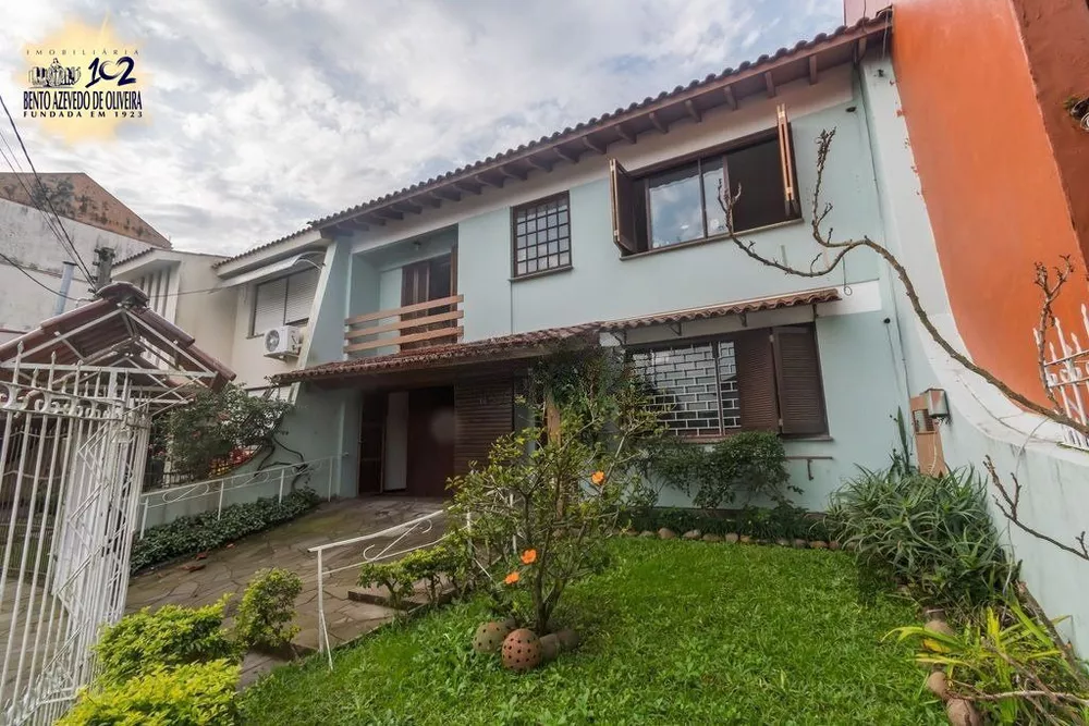 Casa, 4 quartos, 242 m² - Foto 1