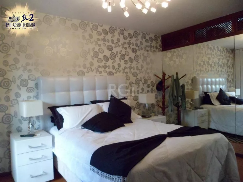 Casa, 4 quartos, 216 m² - Foto 1