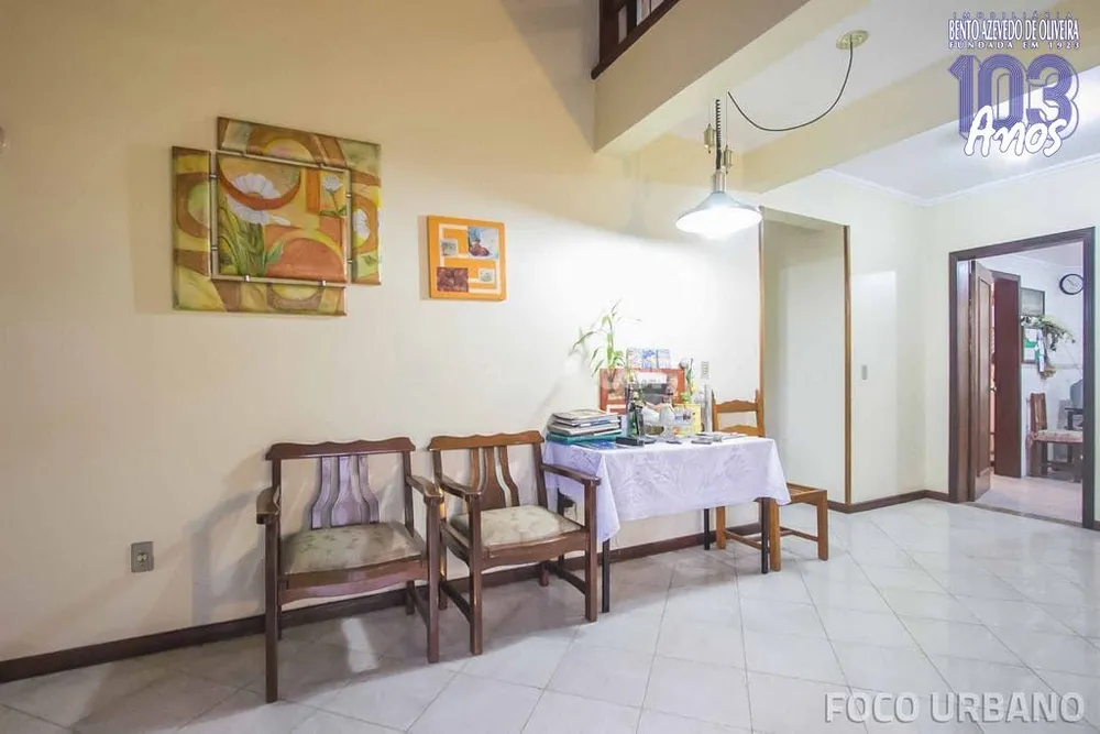Casa, 3 quartos, 266 m² - Foto 1