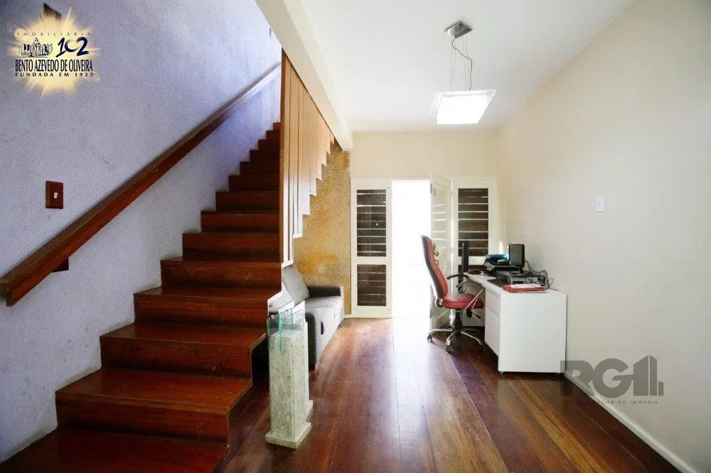 Casa, 4 quartos, 235 m² - Foto 1