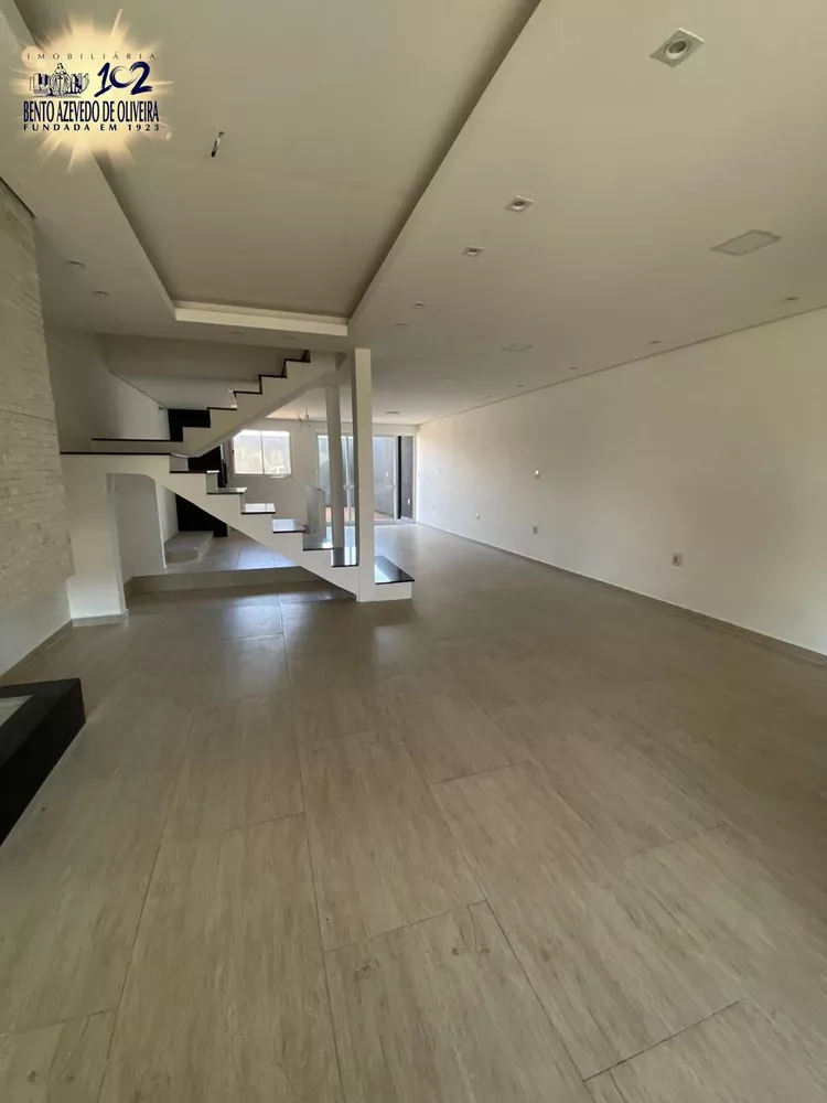 Casa, 3 quartos, 224 m² - Foto 4