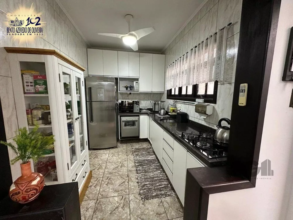 Casa, 3 quartos, 260 m² - Foto 1