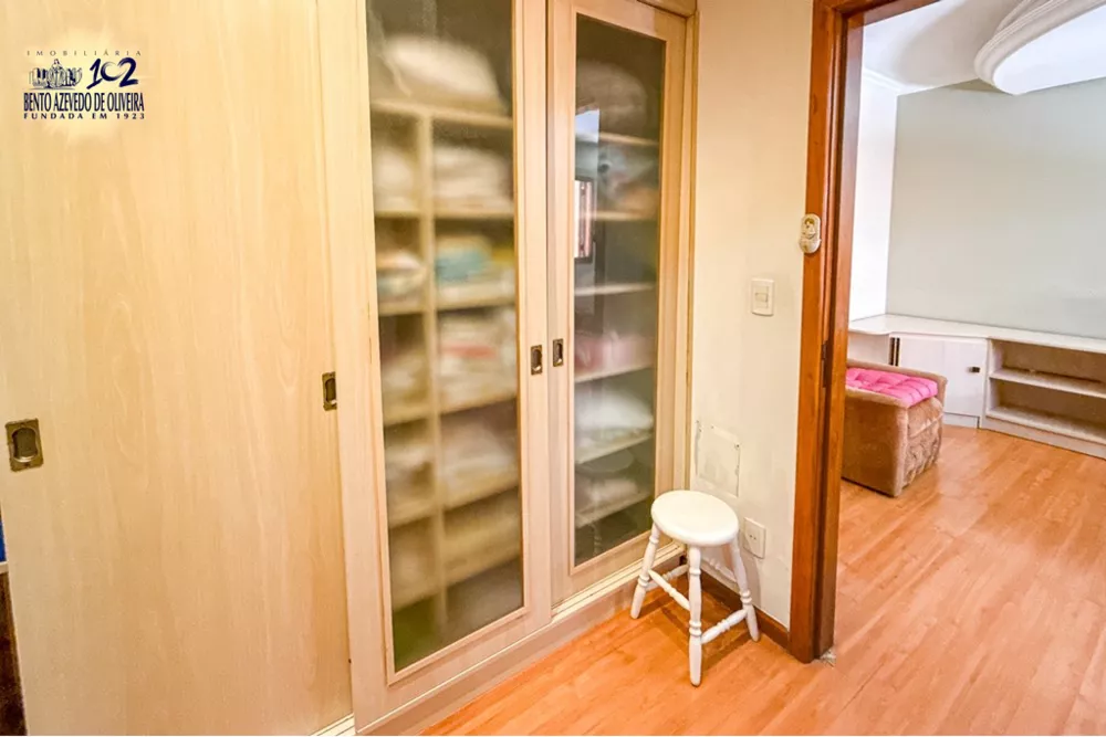 Casa, 6 quartos, 410 m² - Foto 1