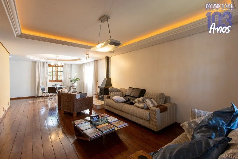 Casa, 4 quartos, 350 m² - Foto 1