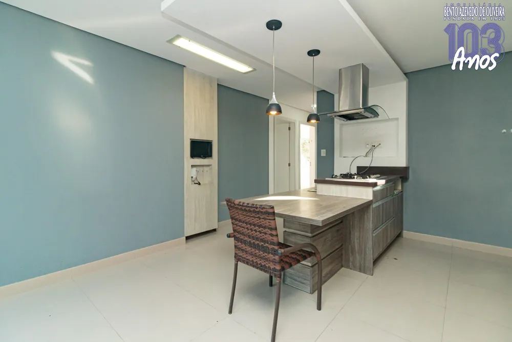 Casa, 4 quartos, 198 m² - Foto 1