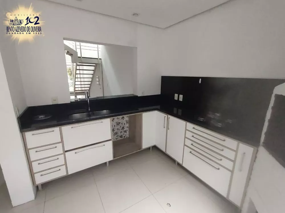 Casa, 3 quartos, 223 m² - Foto 1