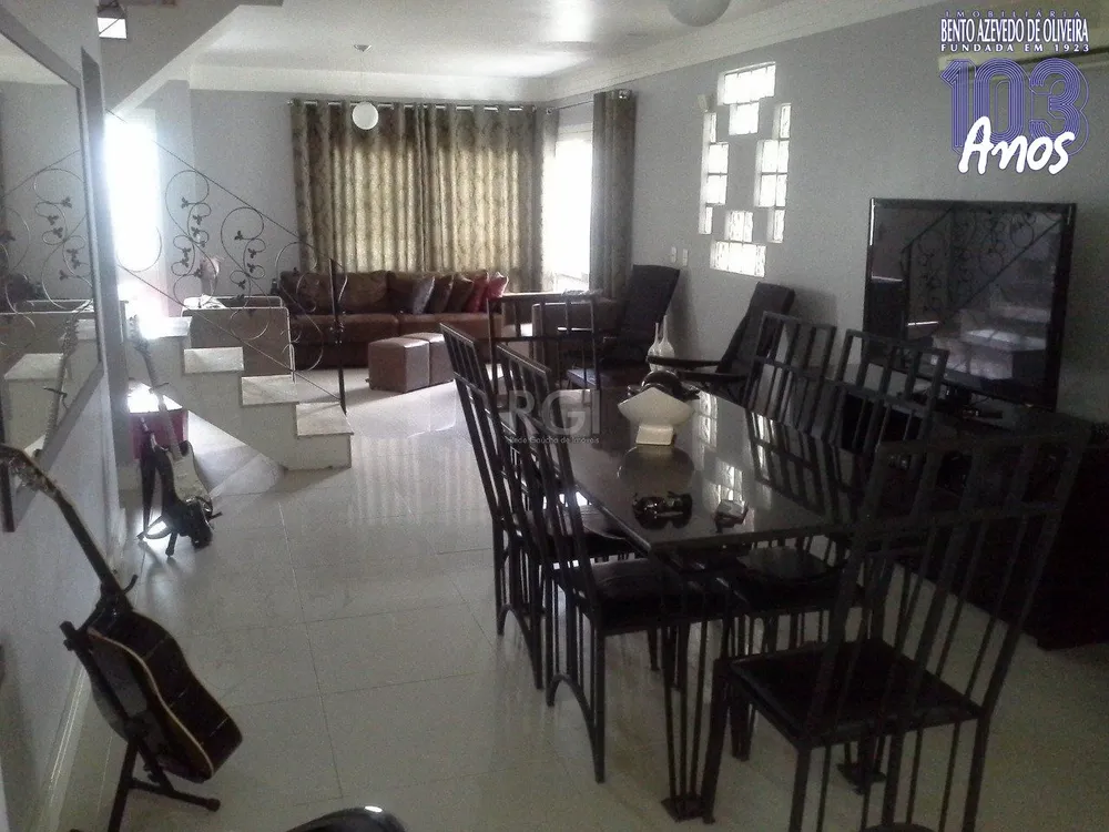 Casa, 3 quartos, 272 m² - Foto 1