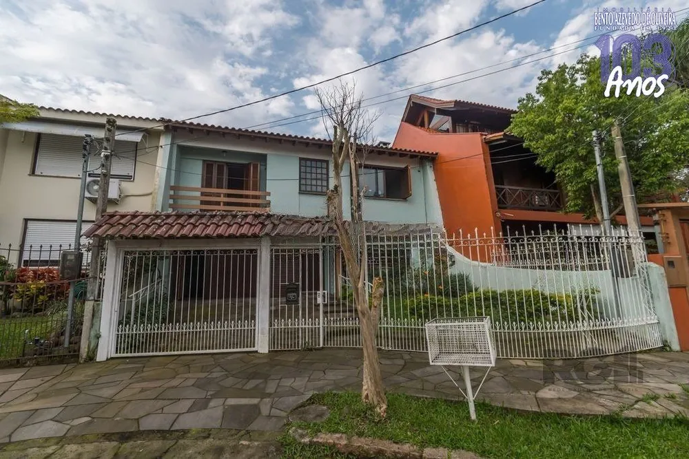 Casa, 4 quartos, 242 m² - Foto 1