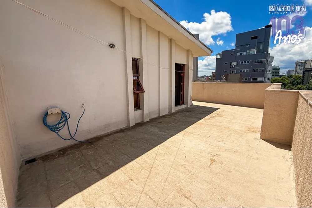Cobertura, 3 quartos, 210 m² - Foto 2