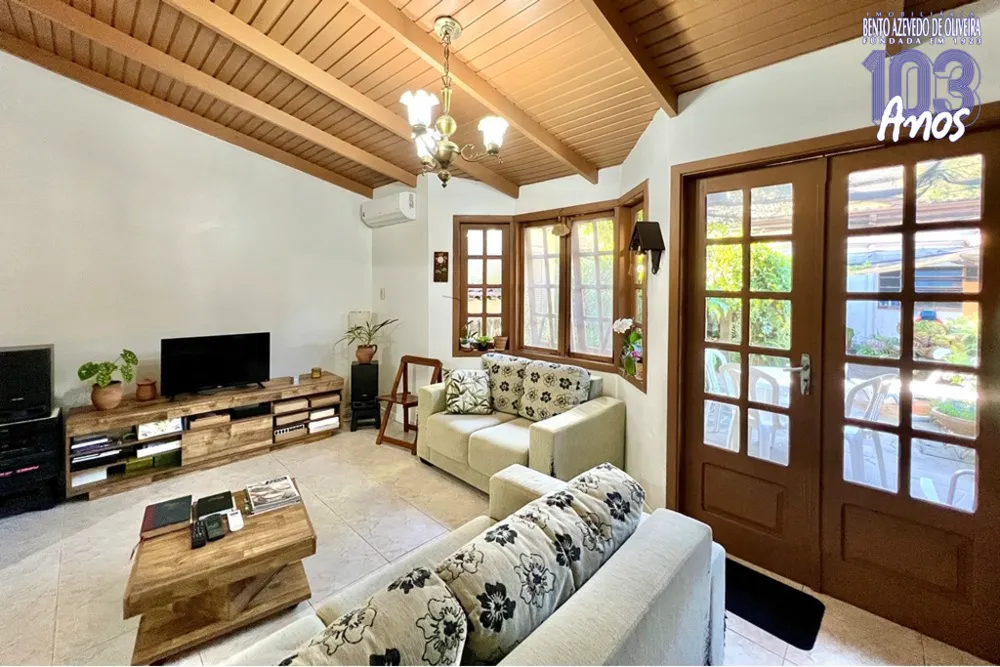 Casa, 3 quartos, 262 m² - Foto 1