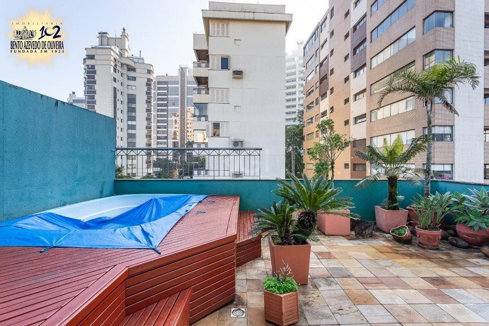 Cobertura, 3 quartos, 203 m² - Foto 2