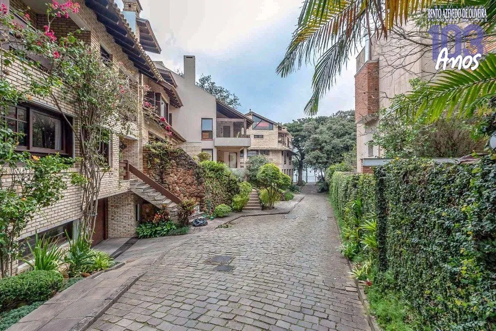 Casa, 3 quartos, 266 m² - Foto 1