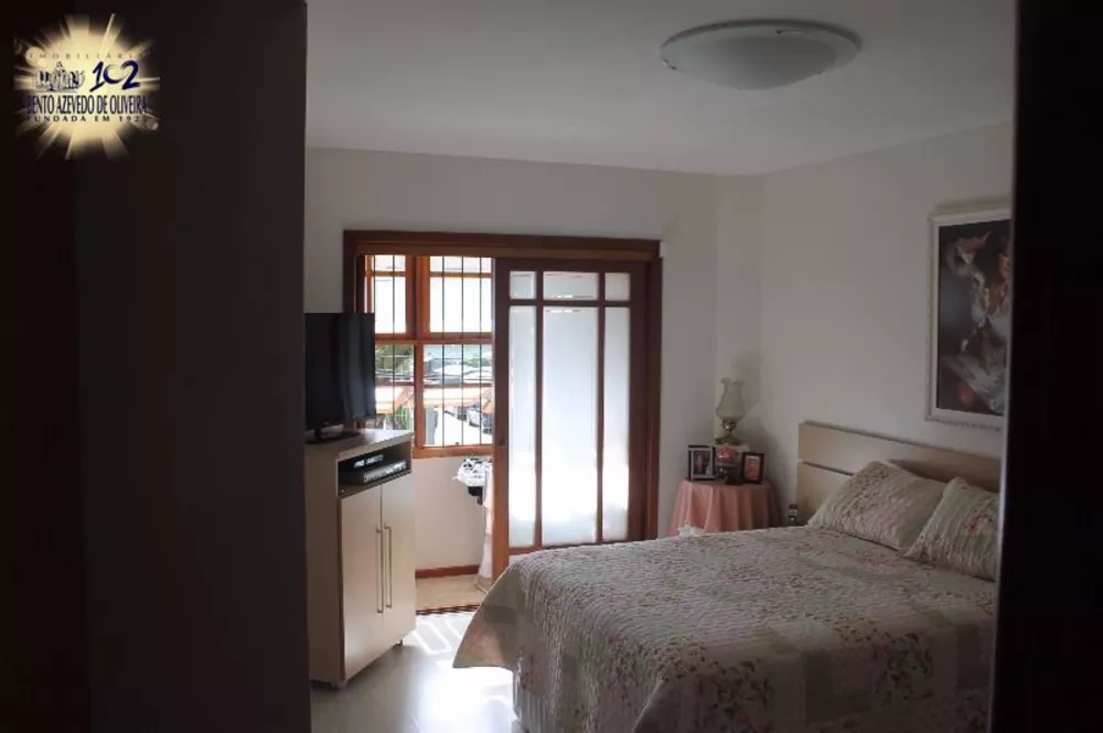 Casa, 4 quartos, 290 m² - Foto 1
