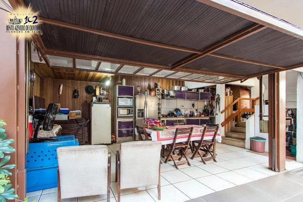Casa, 4 quartos, 229 m² - Foto 2
