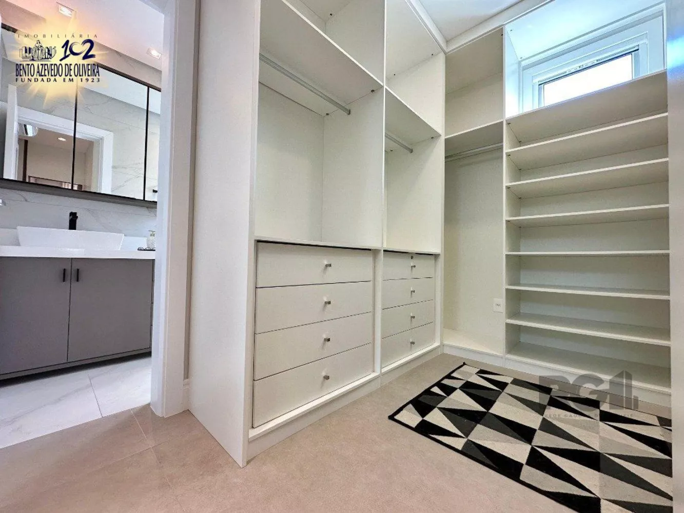 Casa, 3 quartos, 231 m² - Foto 1