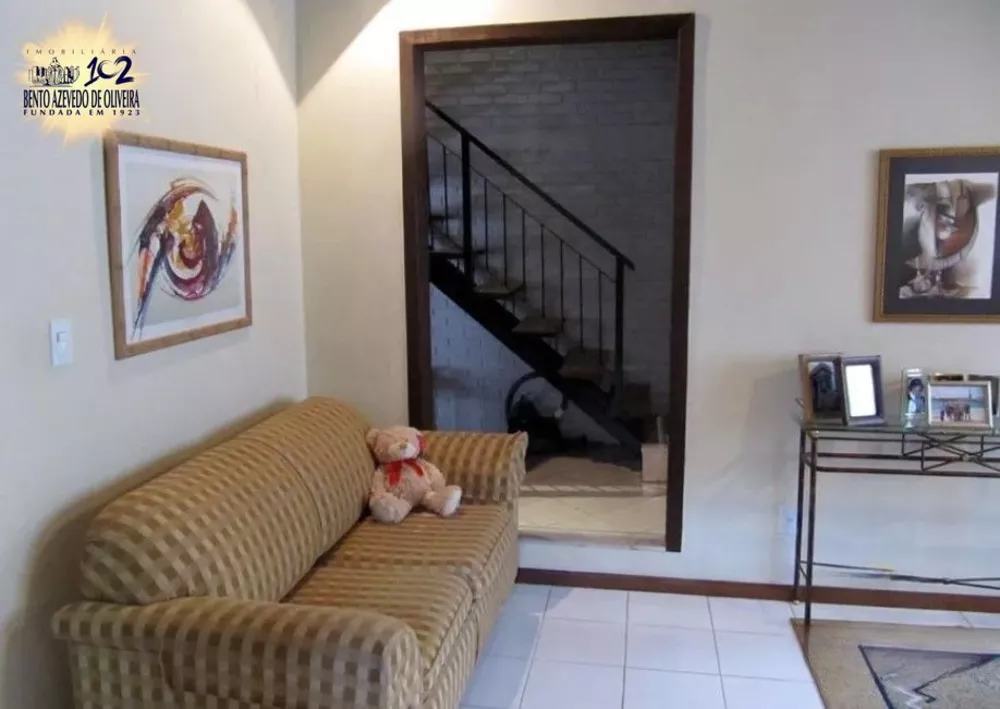 Casa, 4 quartos, 328 m² - Foto 1