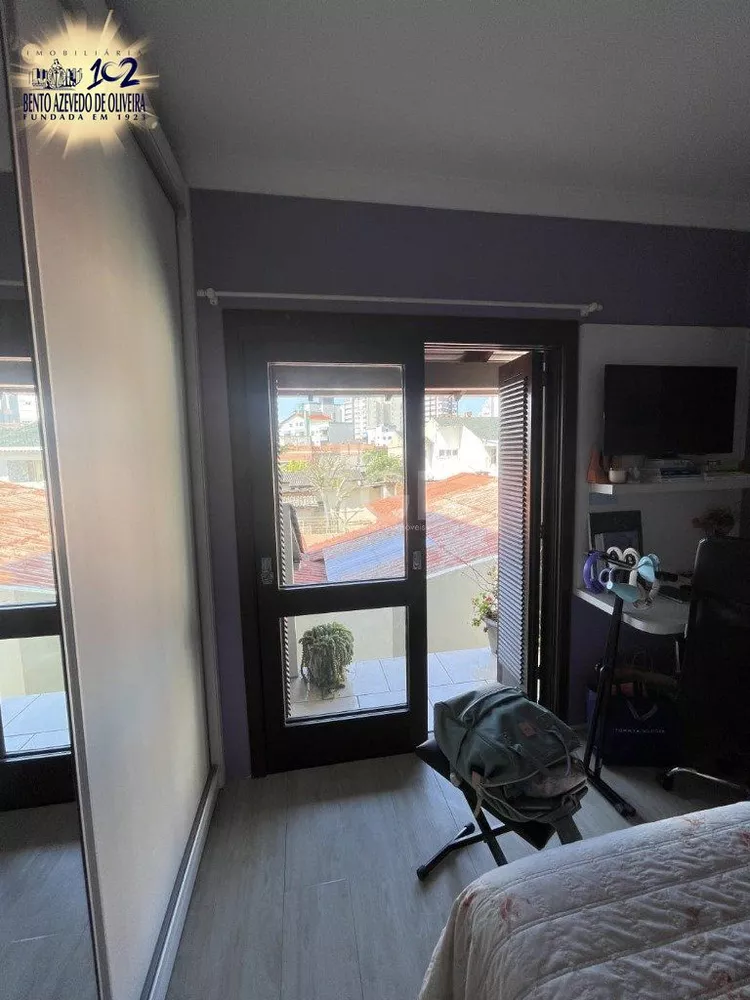 Casa, 4 quartos, 240 m² - Foto 1