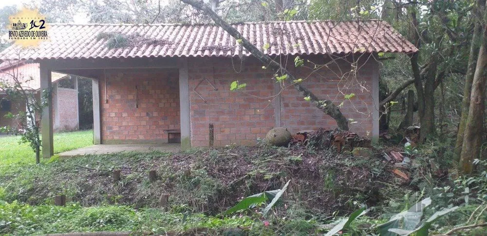 Chácara, 3 quartos, 2400 m² - Foto 1