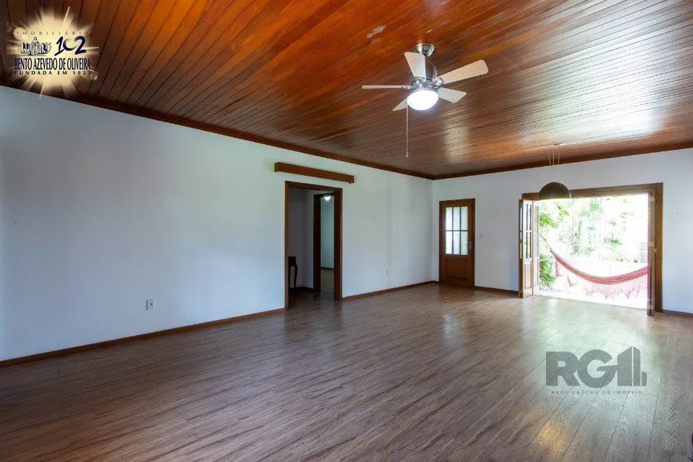 Casa, 4 quartos, 218 m² - Foto 1