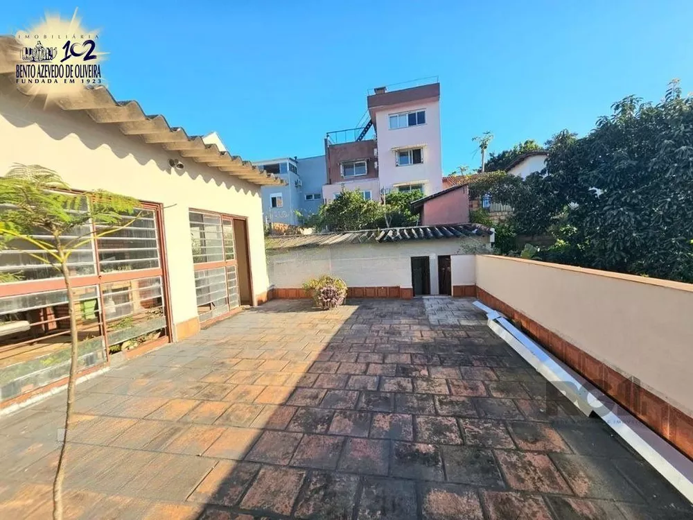 Casa, 4 quartos, 246 m² - Foto 1