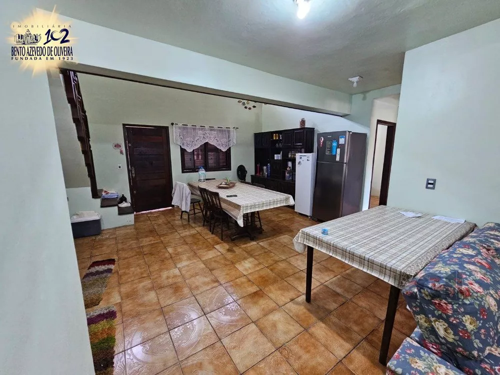 Casa, 4 quartos, 220 m² - Foto 1