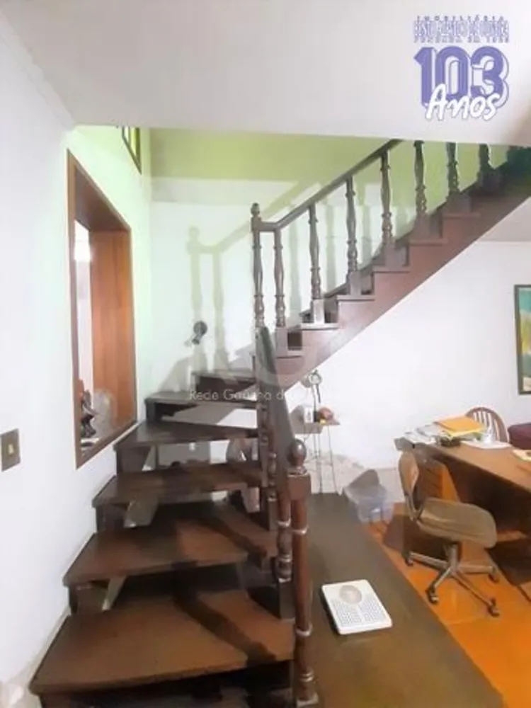 Casa, 4 quartos, 195 m² - Foto 1
