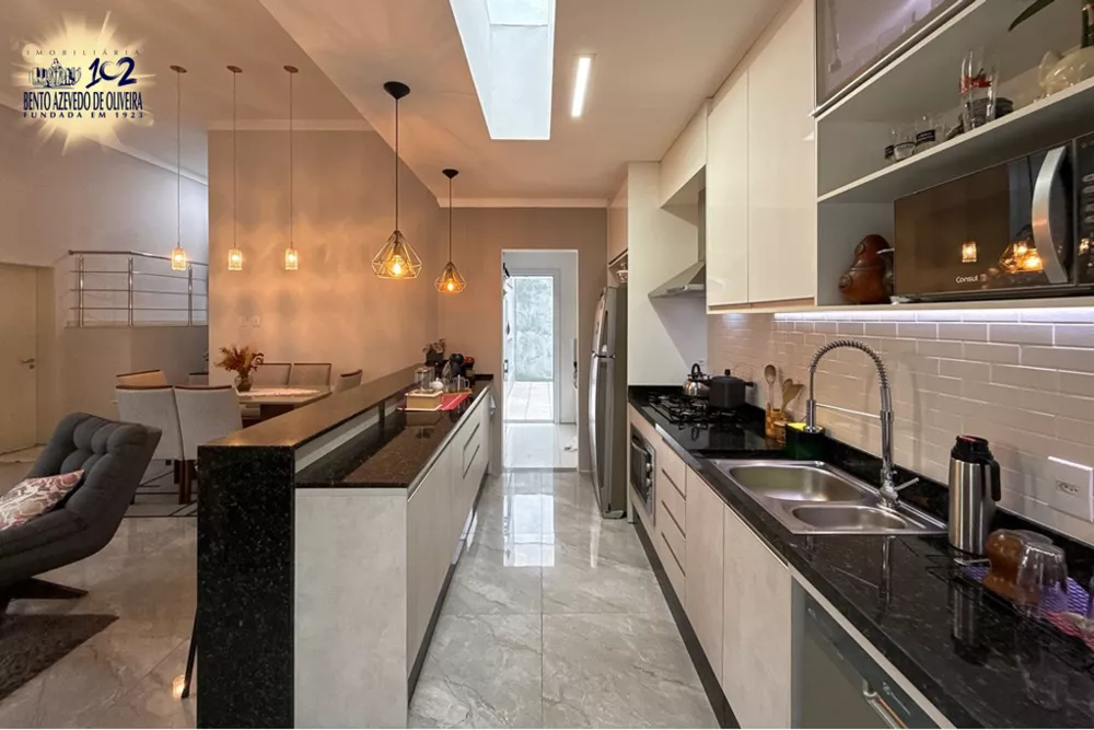 Casa, 5 quartos, 195 m² - Foto 3