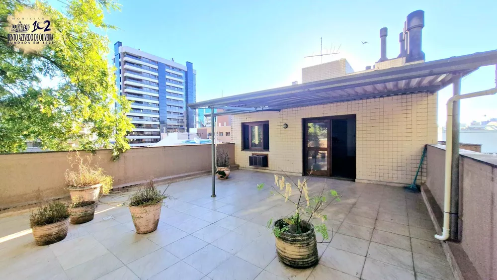 Cobertura, 3 quartos, 225 m² - Foto 3