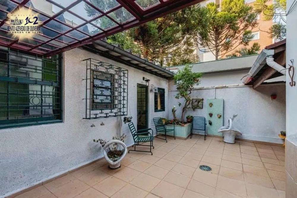 Casa, 6 quartos, 242 m² - Foto 1