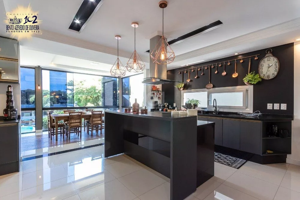 Casa, 3 quartos, 230 m² - Foto 2