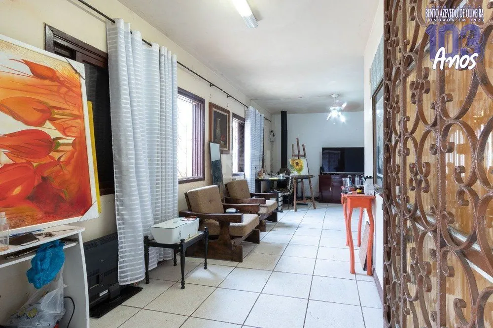Casa, 6 quartos, 149 m² - Foto 1
