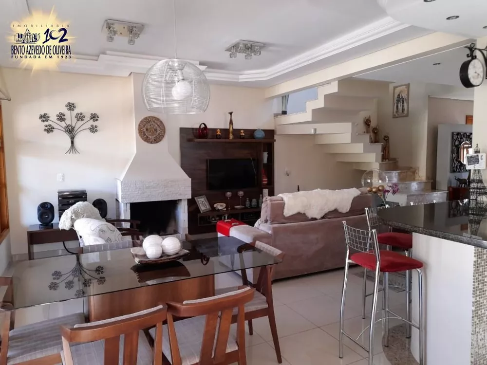 Casa, 3 quartos, 172 m² - Foto 2