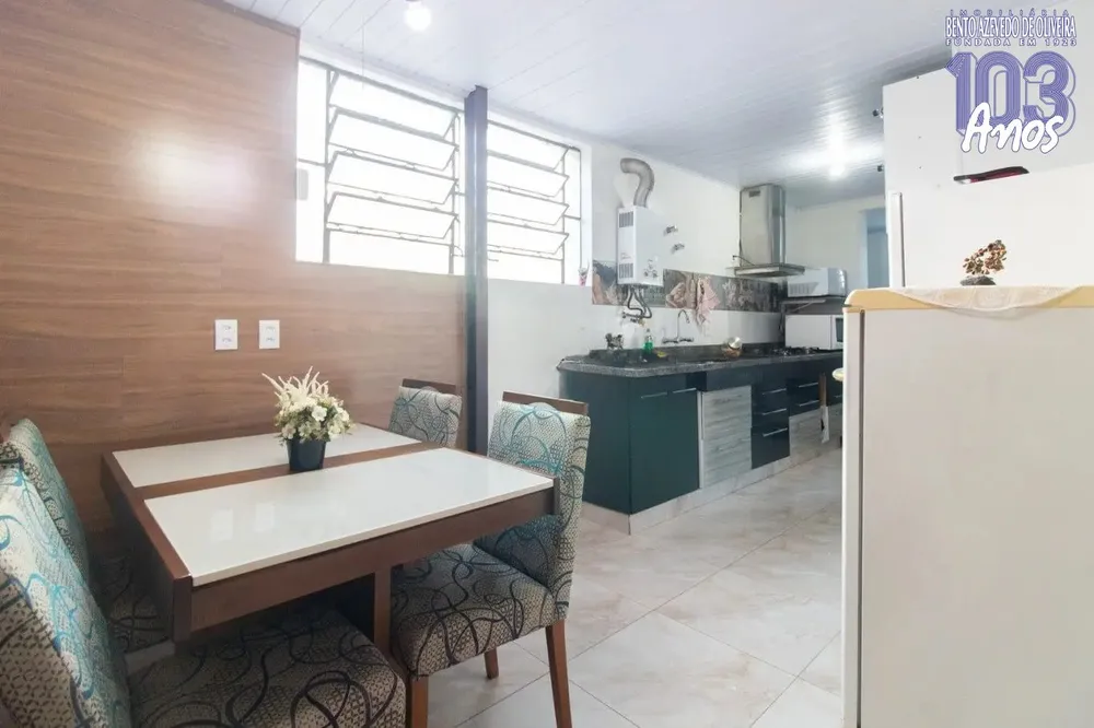 Casa, 4 quartos, 175 m² - Foto 1