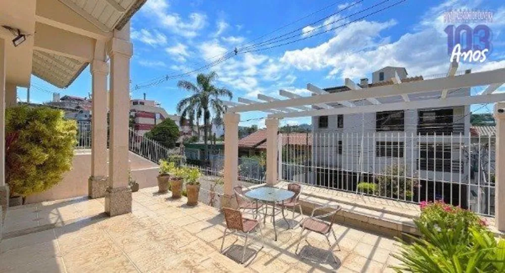 Casa, 5 quartos, 360 m² - Foto 1