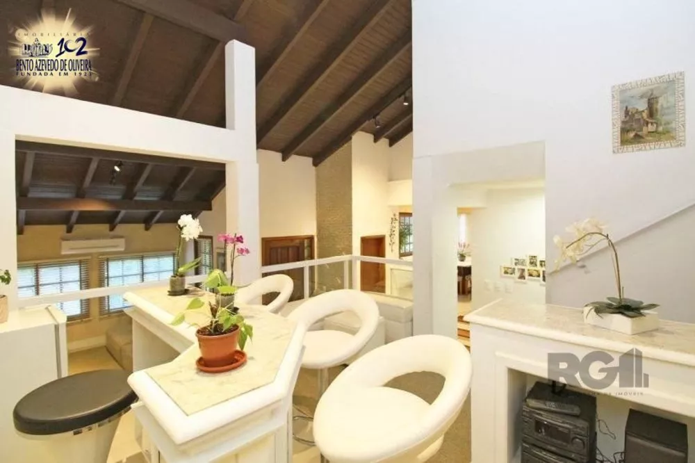 Casa, 3 quartos, 245 m² - Foto 1