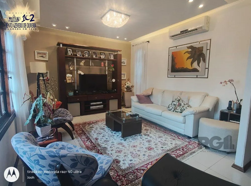 Casa, 4 quartos, 244 m² - Foto 1