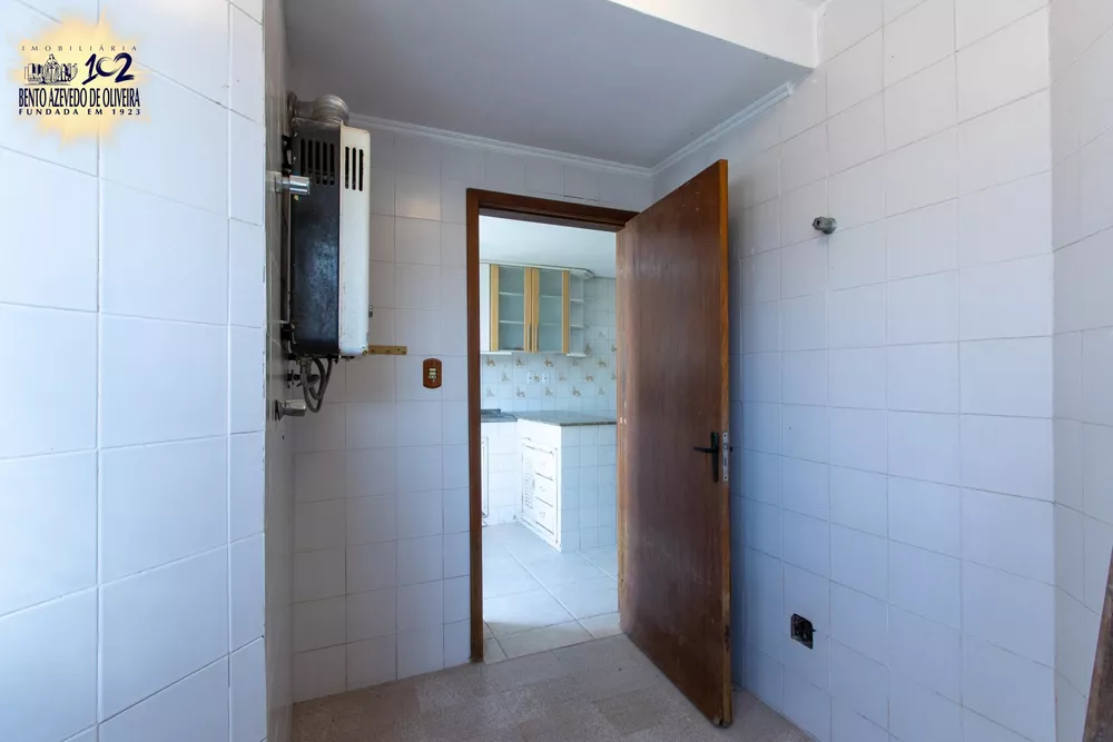 Casa, 3 quartos, 253 m² - Foto 1