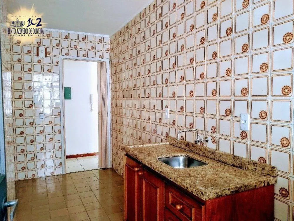 Casa, 6 quartos, 240 m² - Foto 2