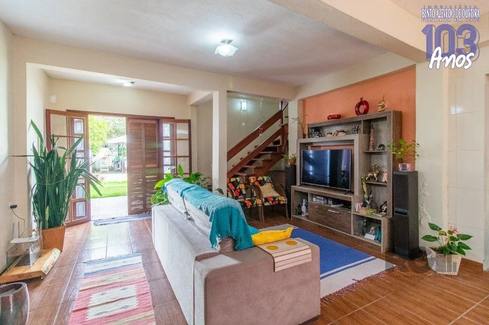 Casa, 3 quartos, 297 m² - Foto 1