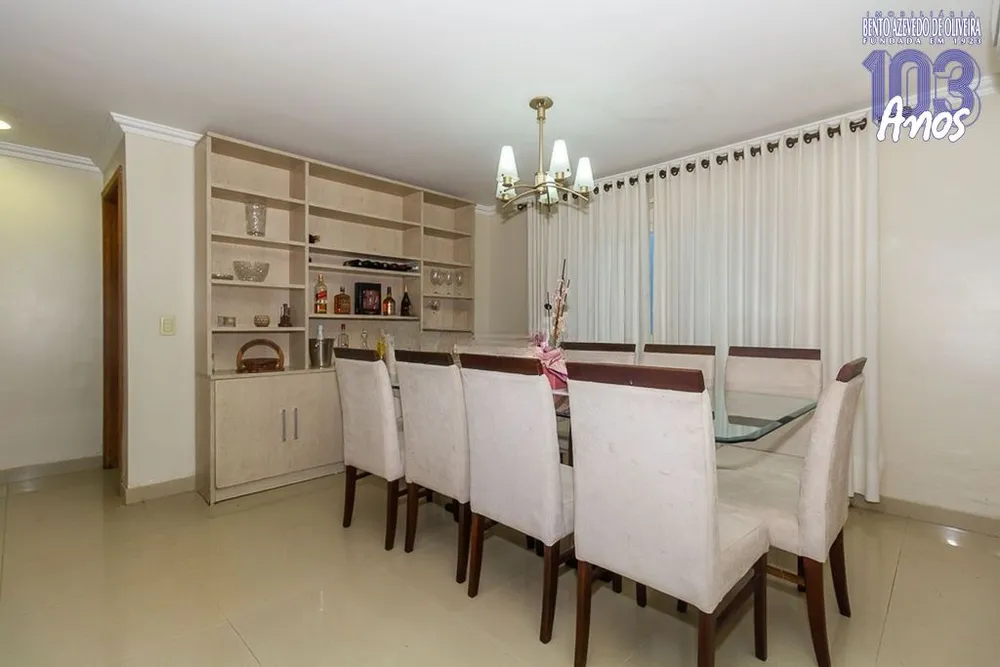 Casa, 4 quartos, 246 m² - Foto 1
