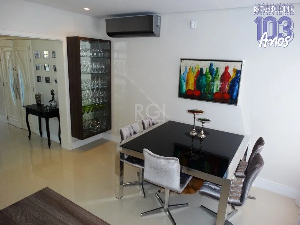 Casa, 3 quartos, 244 m² - Foto 1