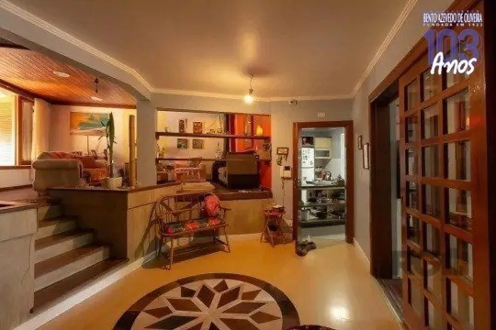 Casa, 4 quartos, 350 m² - Foto 1