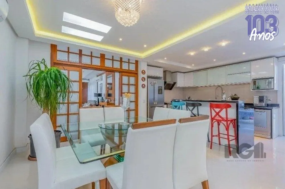 Casa, 3 quartos, 221 m² - Foto 1