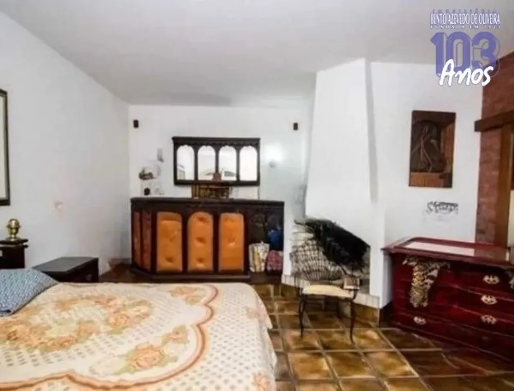 Casa, 4 quartos, 242 m² - Foto 1